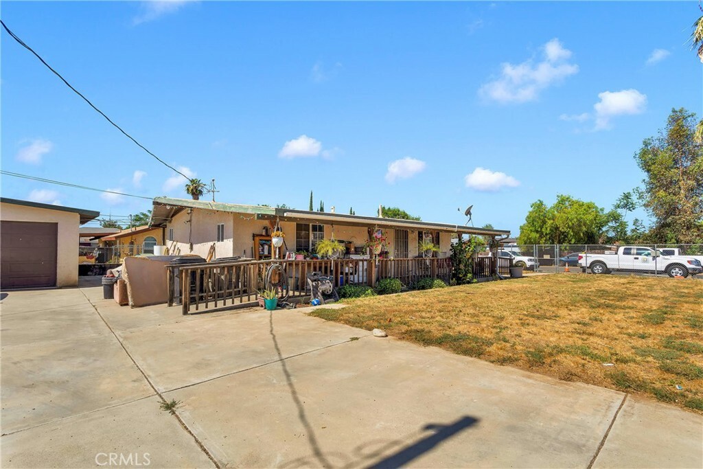 Property Photo:  25941 Cottonwood Avenue  CA 92553 