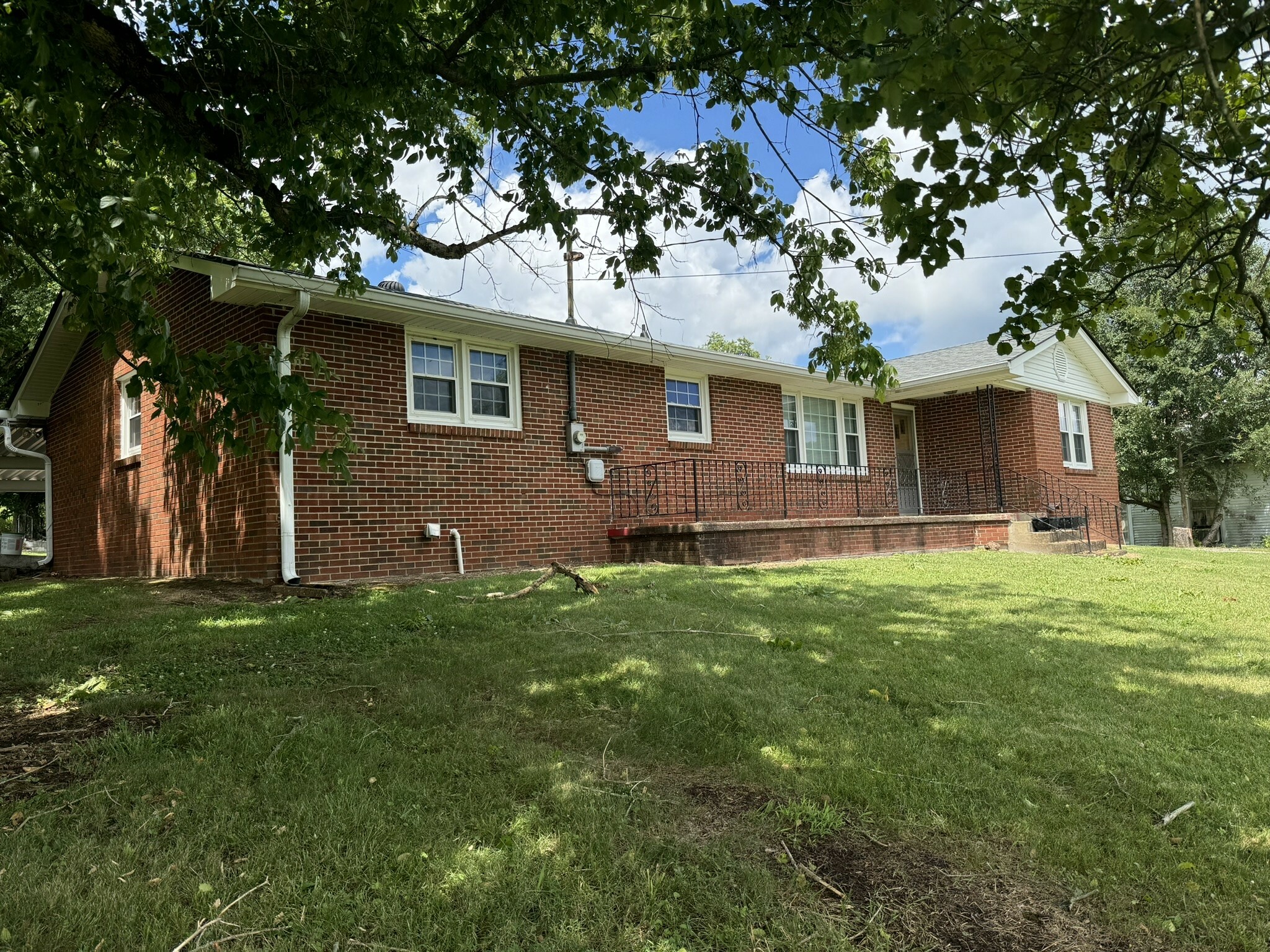 Property Photo:  786 Lebanon Hwy  TN 37087 