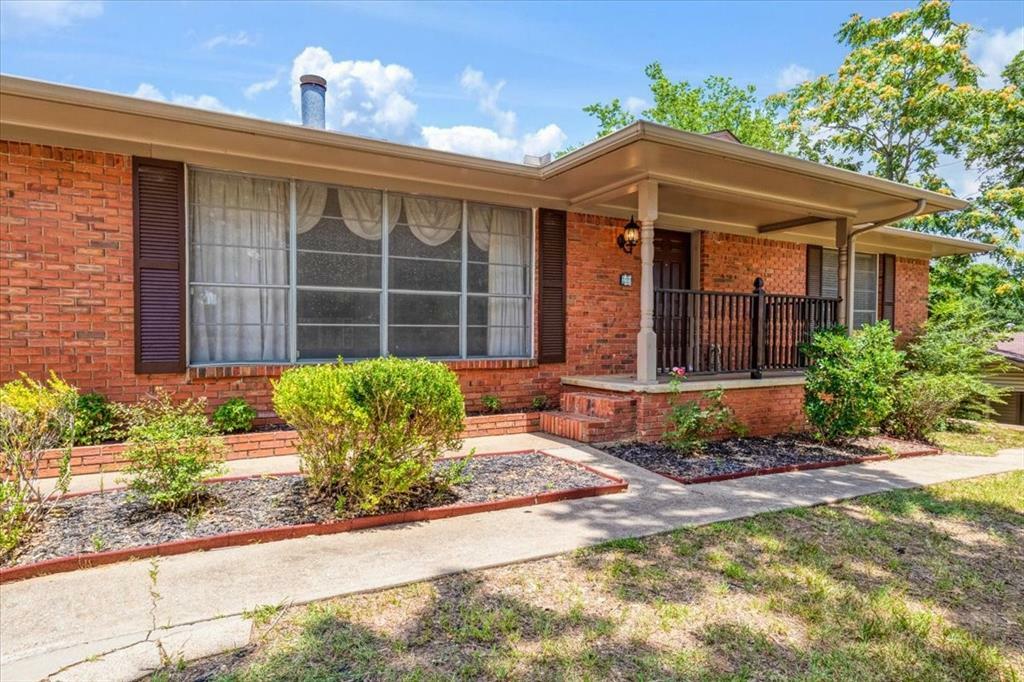 Property Photo: 1227 W Texas Street TX 75020