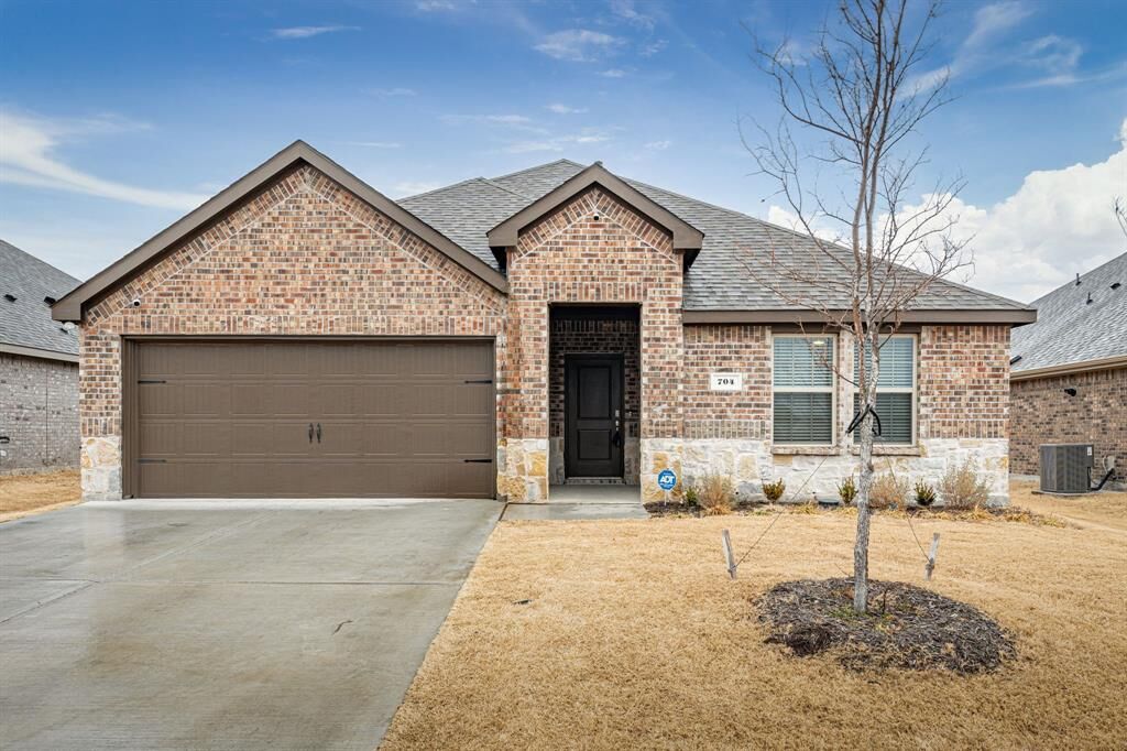Property Photo: 704 Smokey Trail TX 75407