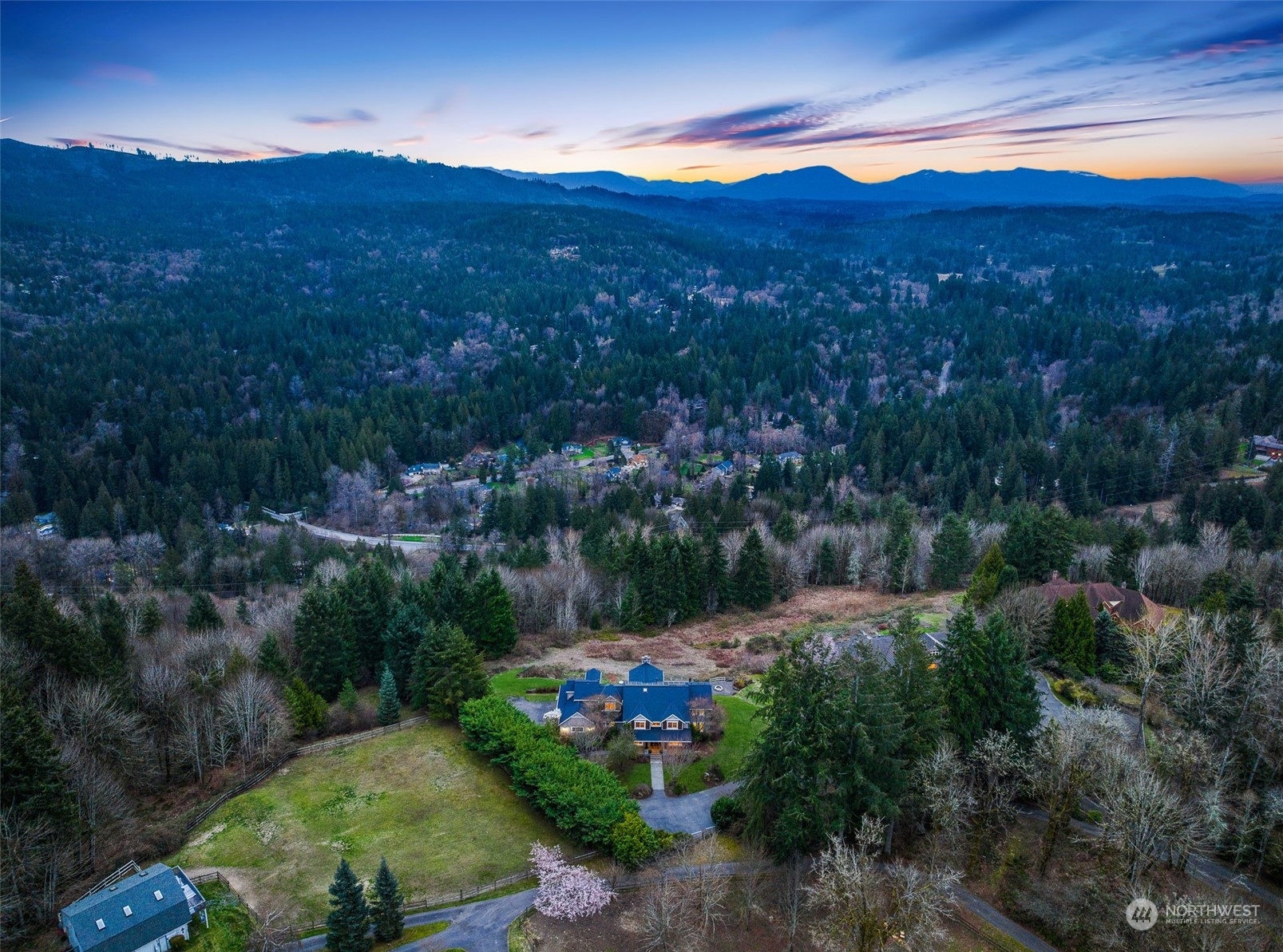 Property Photo:  22424 SE 134th Street  WA 98027 