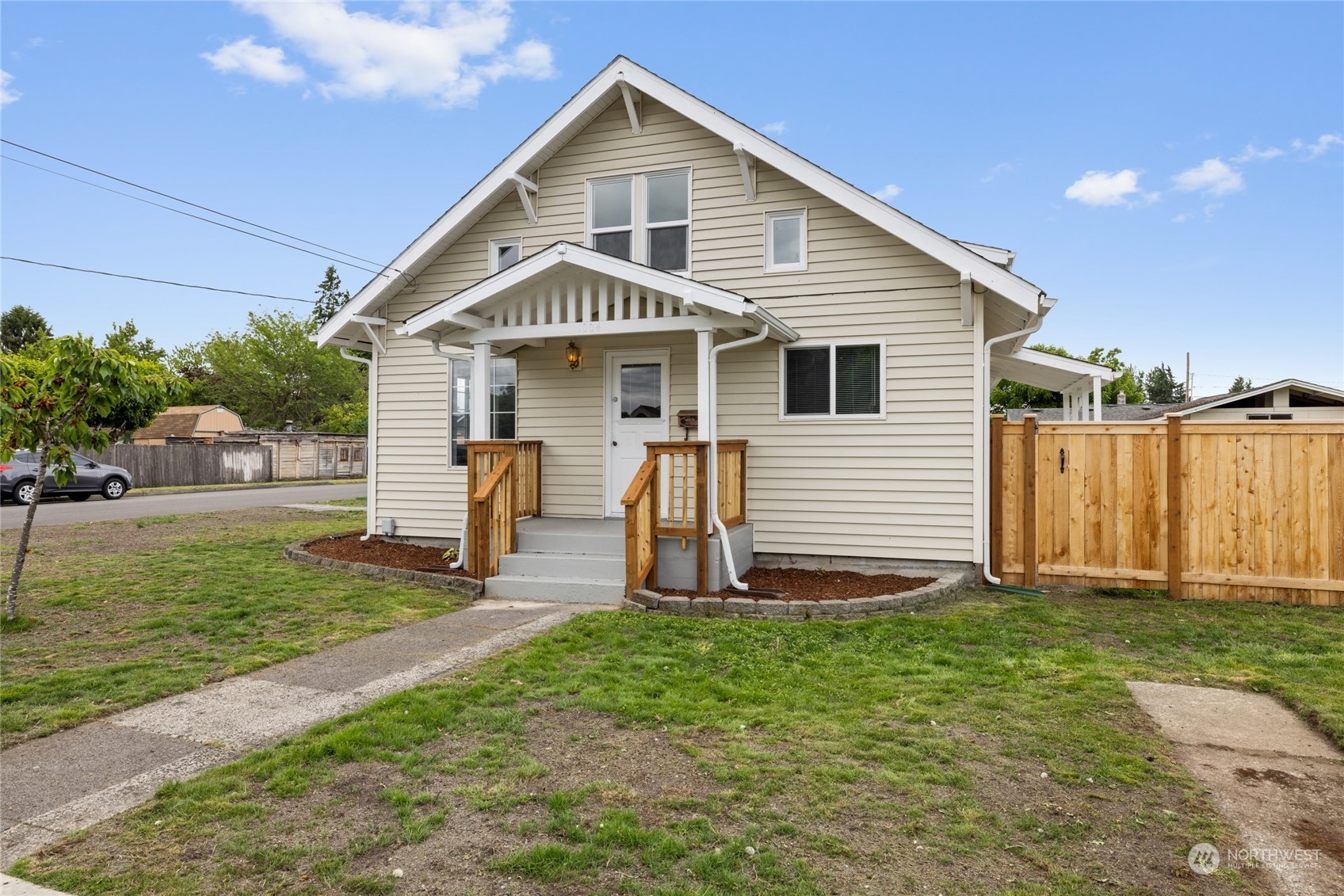 Property Photo:  1004 3rd Avenue NW  WA 98371 