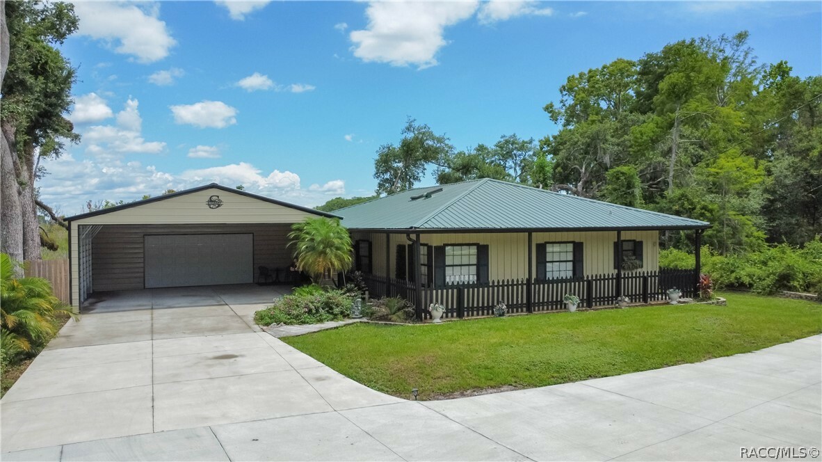 Property Photo:  8718 E Moccasin Slough Road  FL 34450 