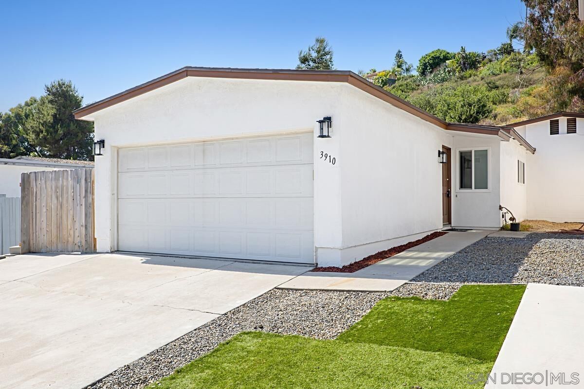 Property Photo:  3910 Cameo Dr  CA 92056 