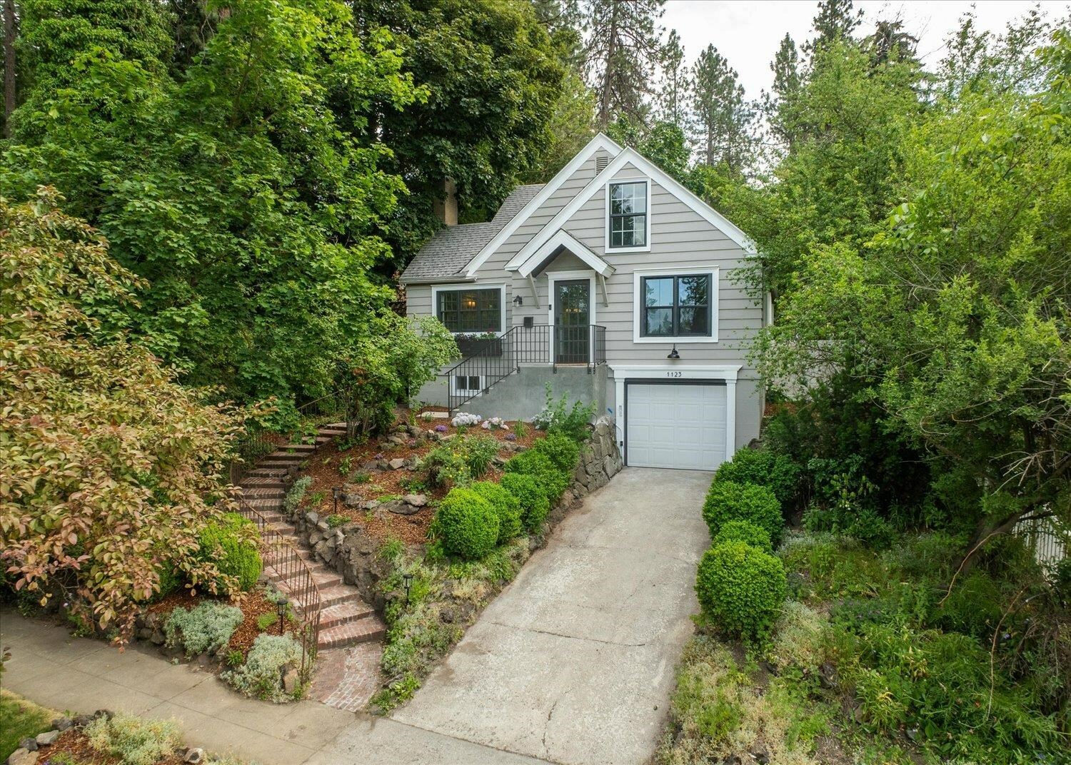 Property Photo:  1123 W 16th Ave  WA 99203 