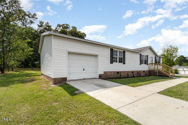 Property Photo:  266 Jamestown Drive  NC 28390 