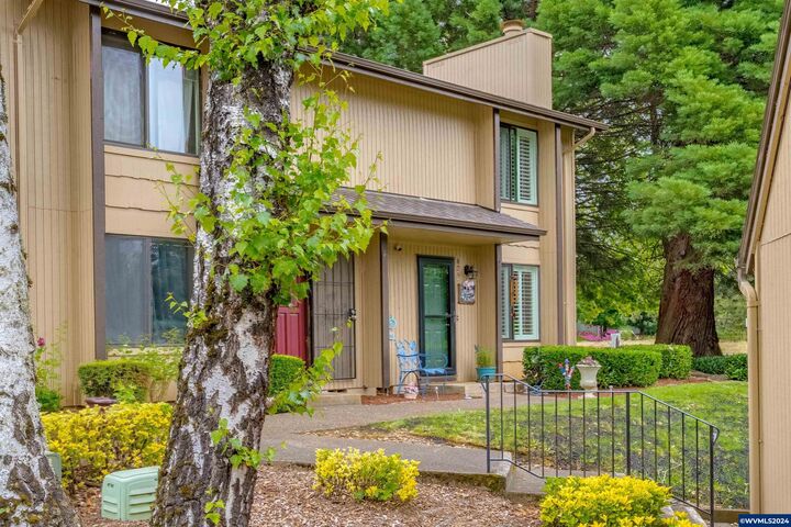 6251  Fairway Av SE  Salem OR 97306 photo