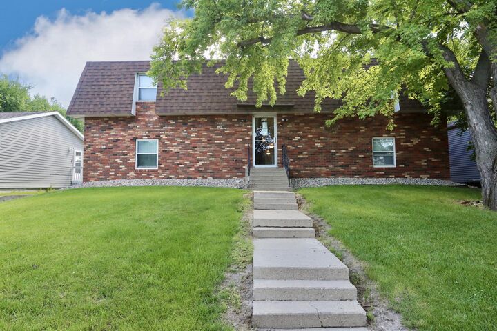 Property Photo: 723 S Congress St SD 57401