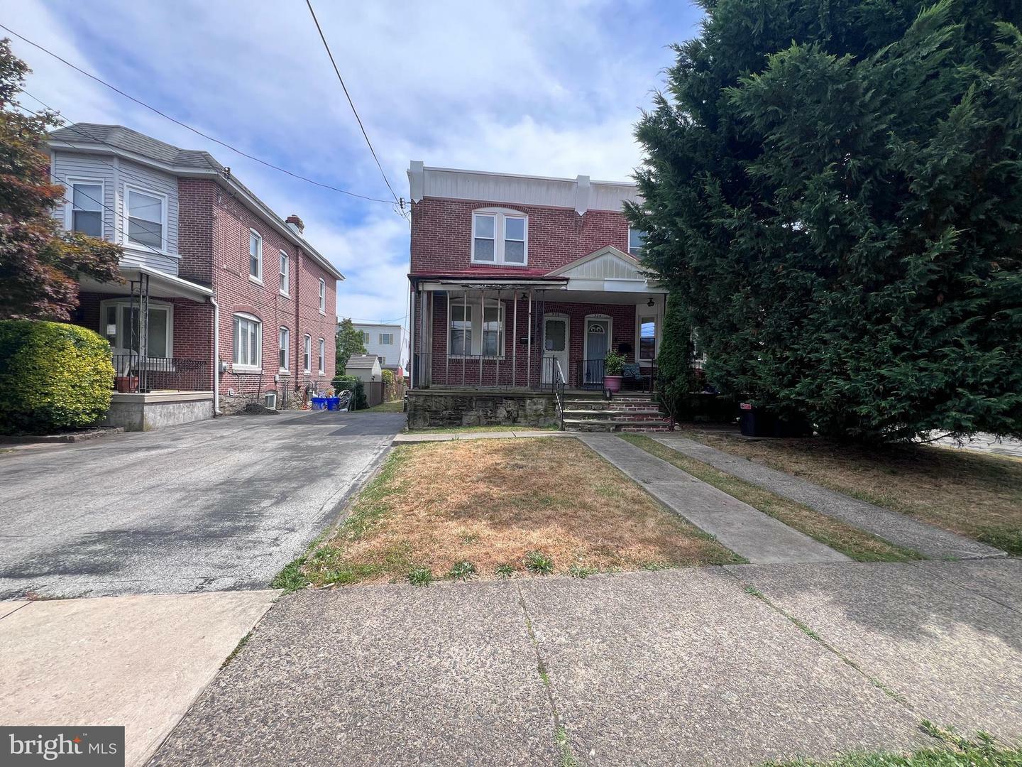 Property Photo:  326 E Broadway Avenue  PA 19018 