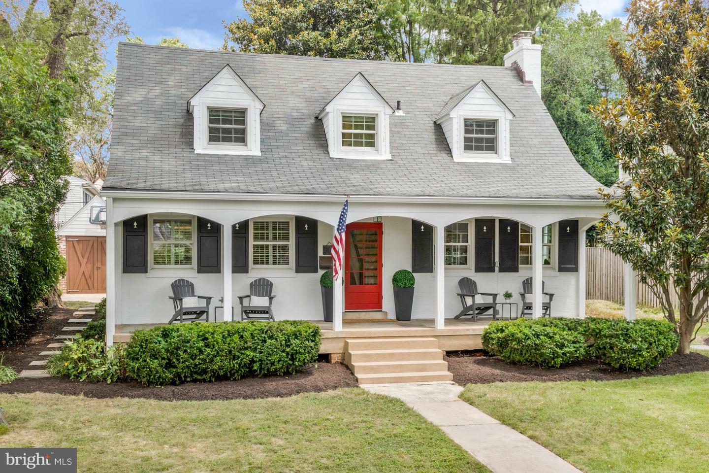 Property Photo:  903 Hillwood Avenue  VA 22042 