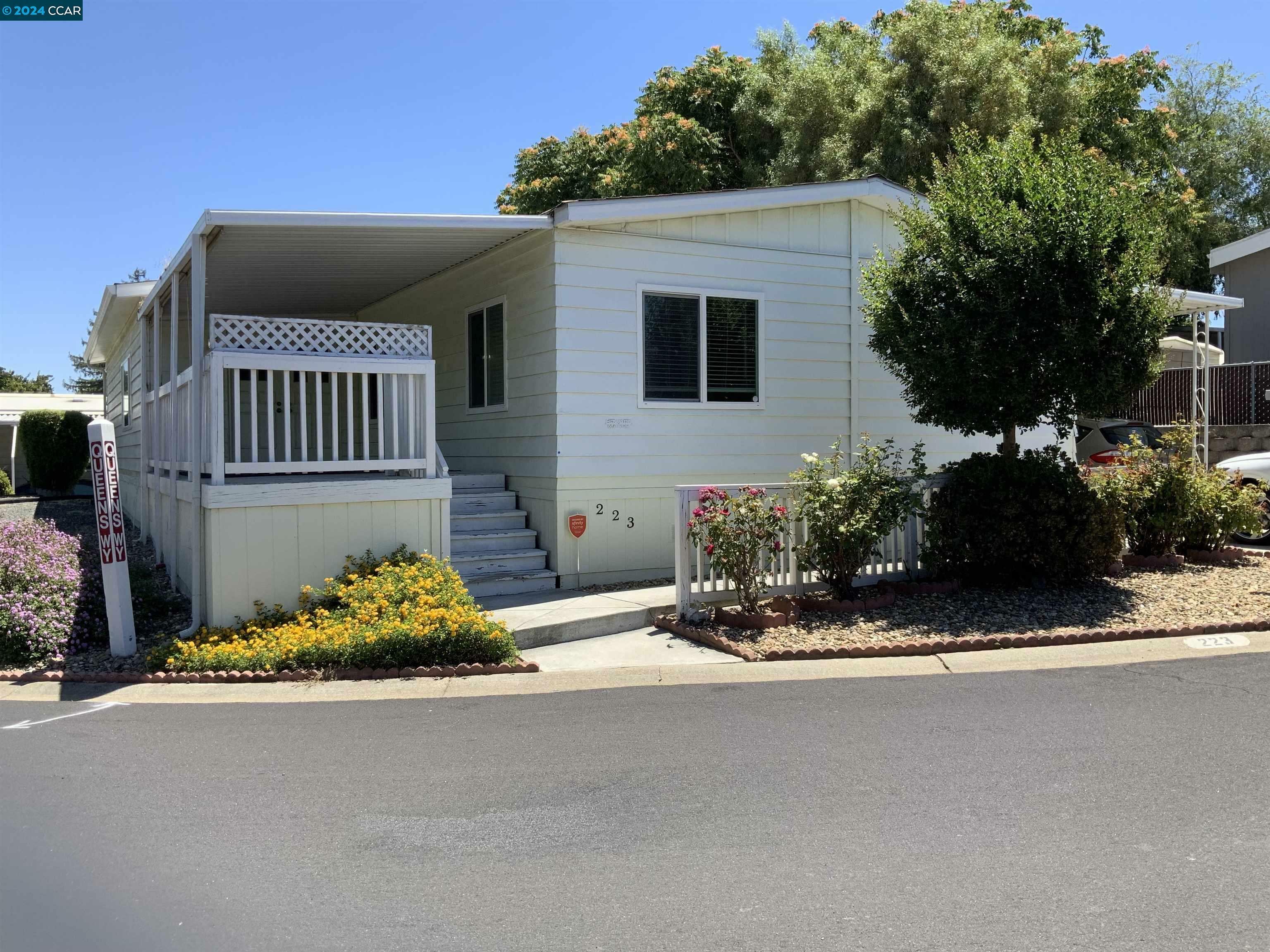 Property Photo:  223 Queens Way  CA 94565 