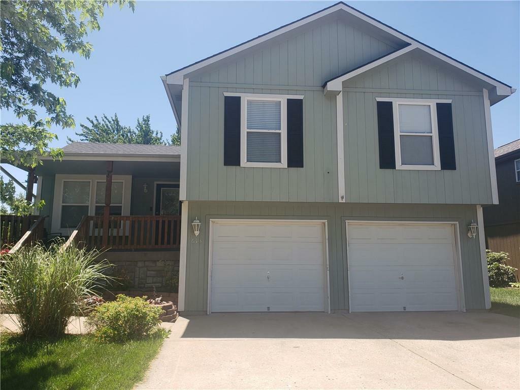 Property Photo: 613 SW Creek Ridge Drive MO 64029