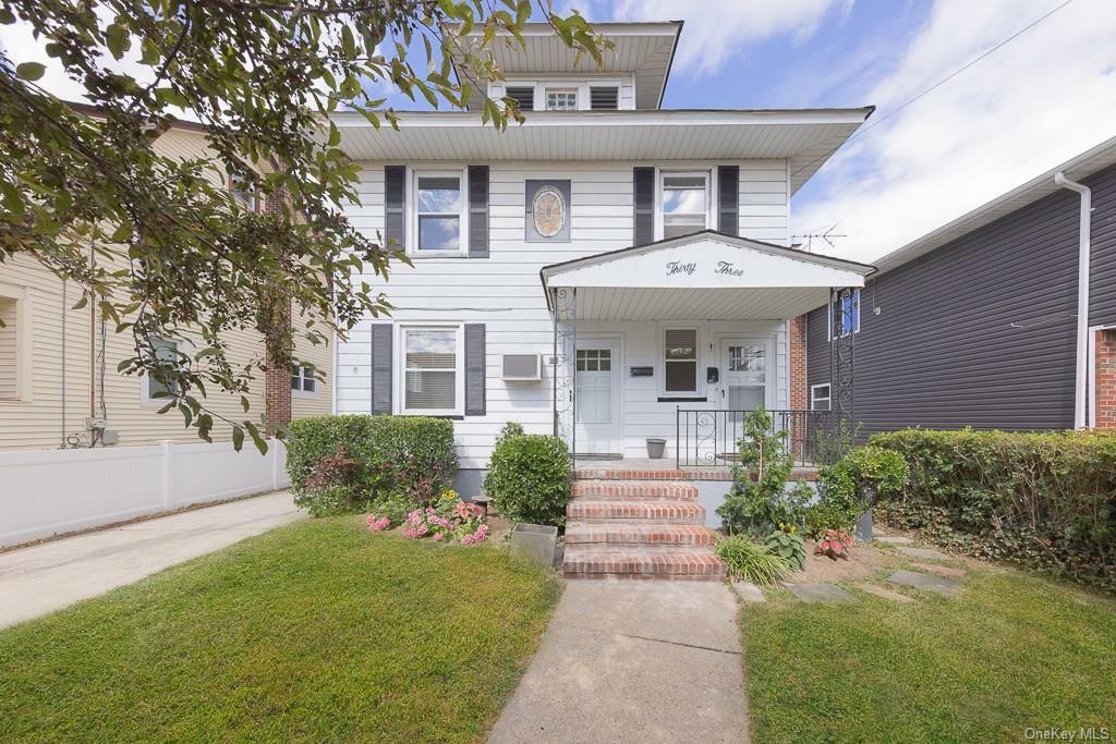 Property Photo:  33 Oakland Avenue  NY 11563 