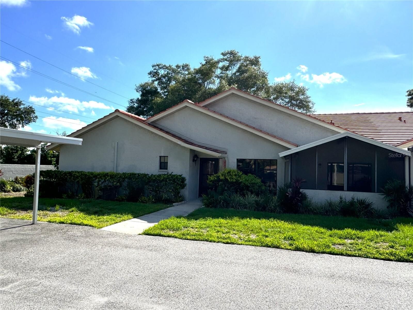 Property Photo: 2285 Citrus Court FL 33763