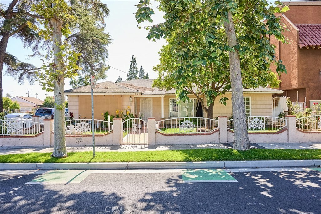 Property Photo:  448 S Flower Street  CA 92703 