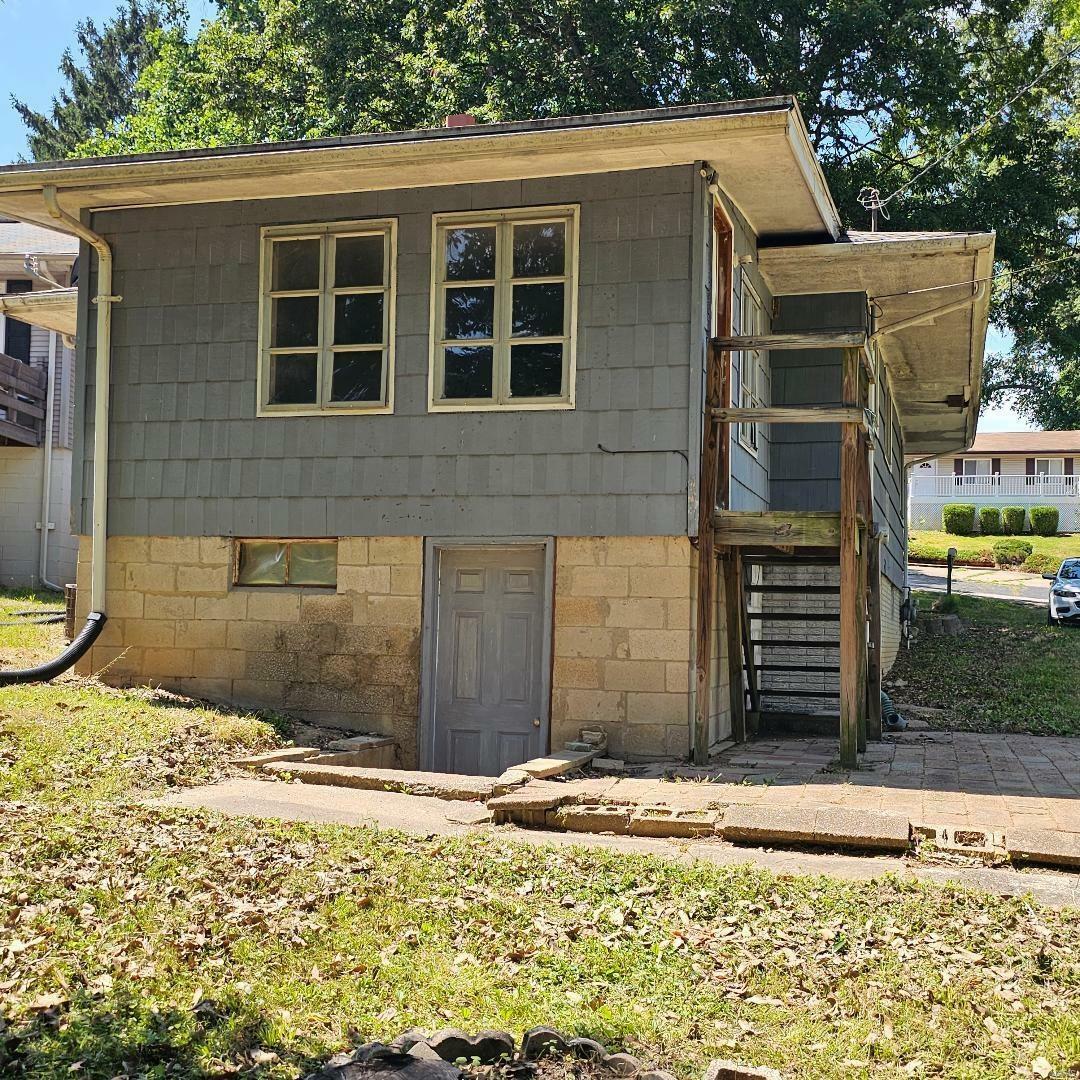 Property Photo:  706 S 15th Street  IL 62220 