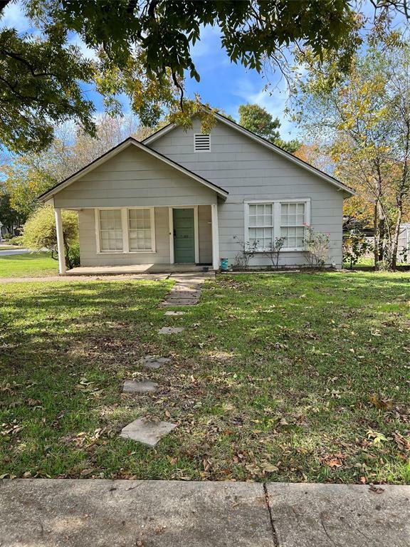 Property Photo:  303 N 4th Street  TX 76065 