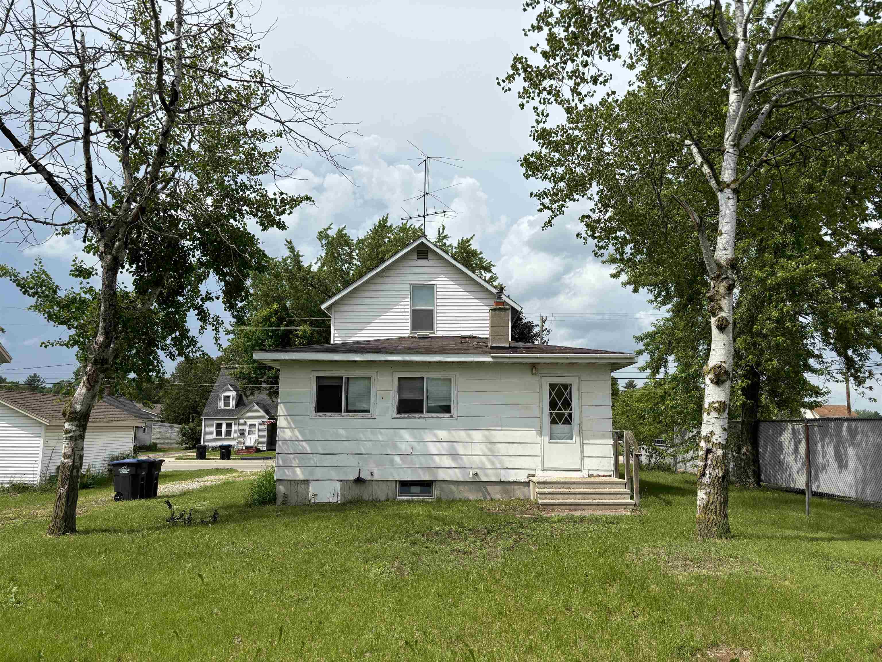 Property Photo:  610 E 5th Street  WI 53233 