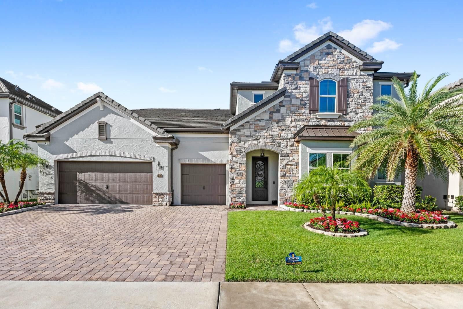 Property Photo: 8424 Karwick Street FL 32836