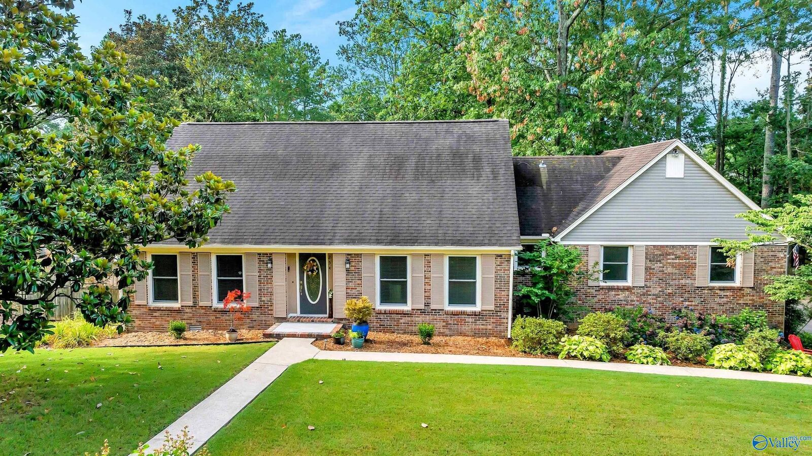 Property Photo: 254 Wynnhaven Circle AL 35769