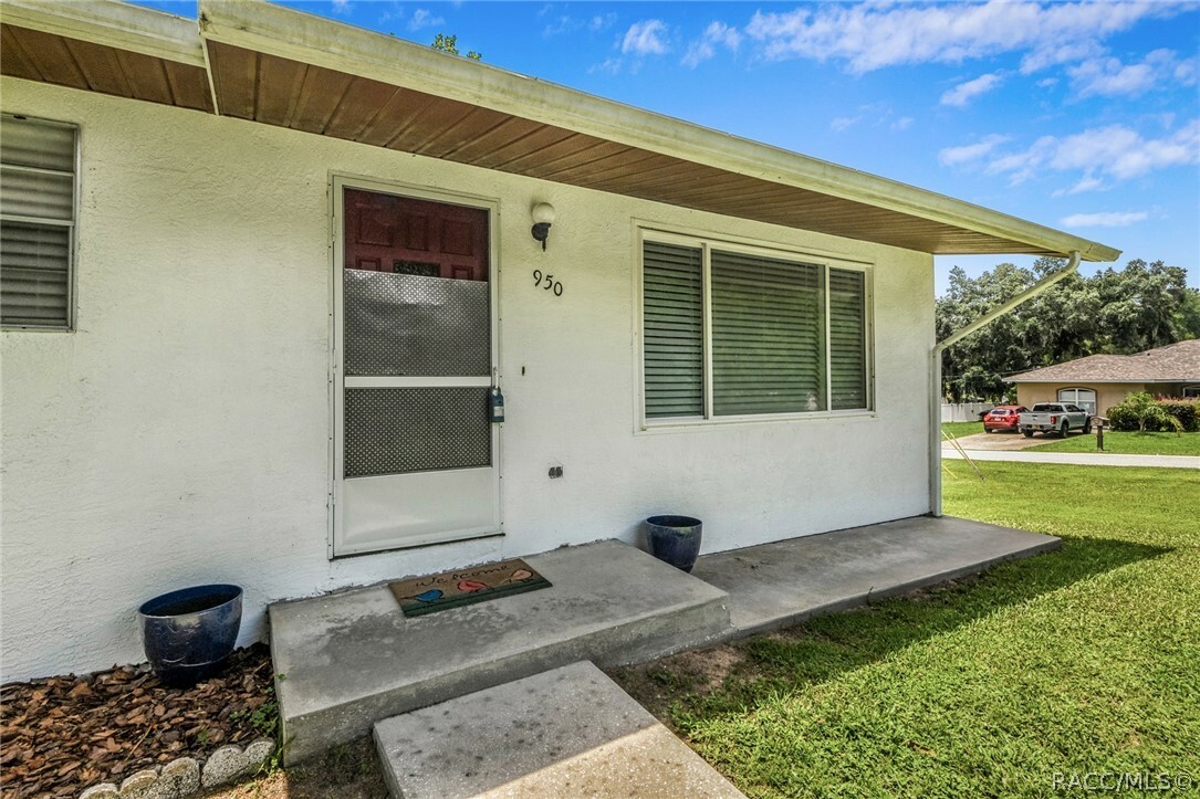 Property Photo:  950 S Nutmeg Terrace  FL 34461 