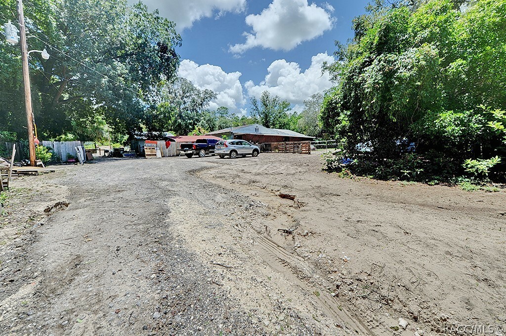 Property Photo:  15996 Pawnee Drive  FL 34601 