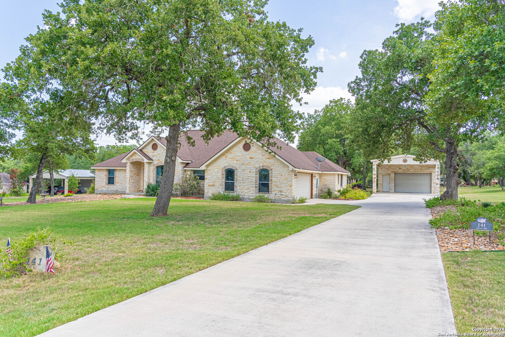 Property Photo: 141 Legacy View TX 78121