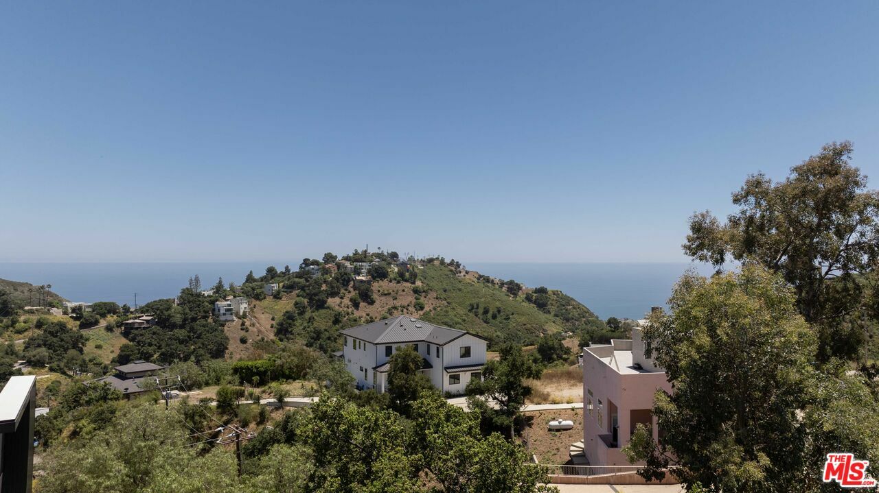 Property Photo:  27084 Old Chimney Rd  CA 90265 