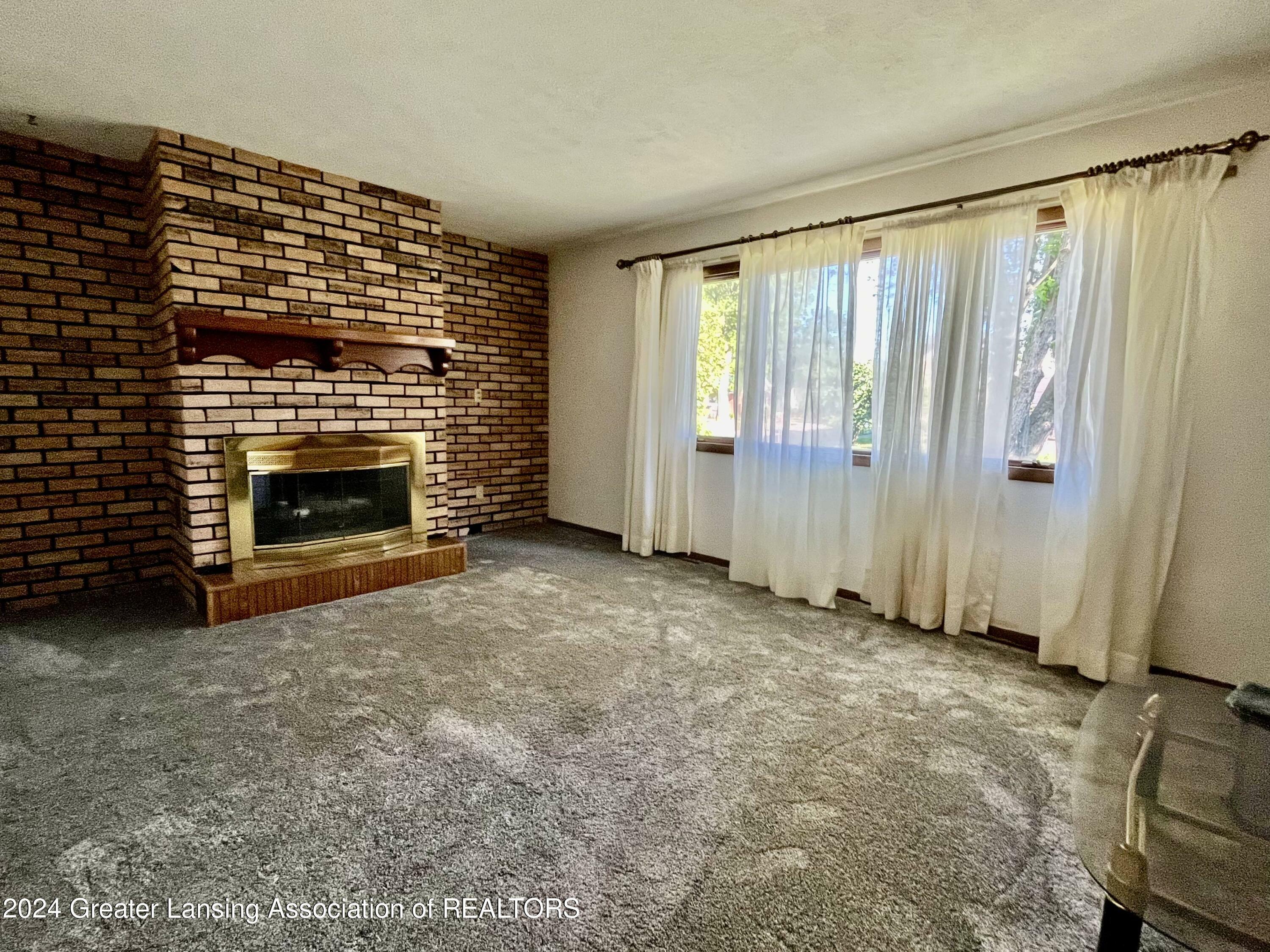 Property Photo:  115 N Arnold Street  MI 48871 