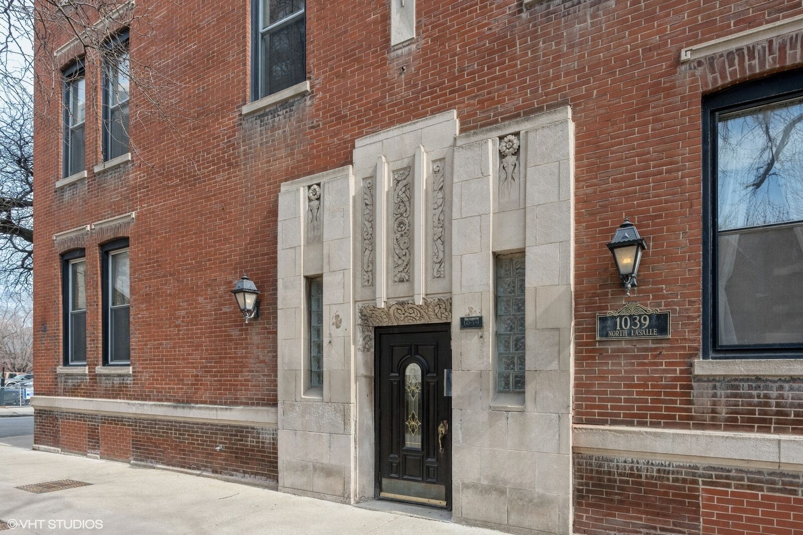 Property Photo: 1039 N La Salle Drive 5 IL 60610