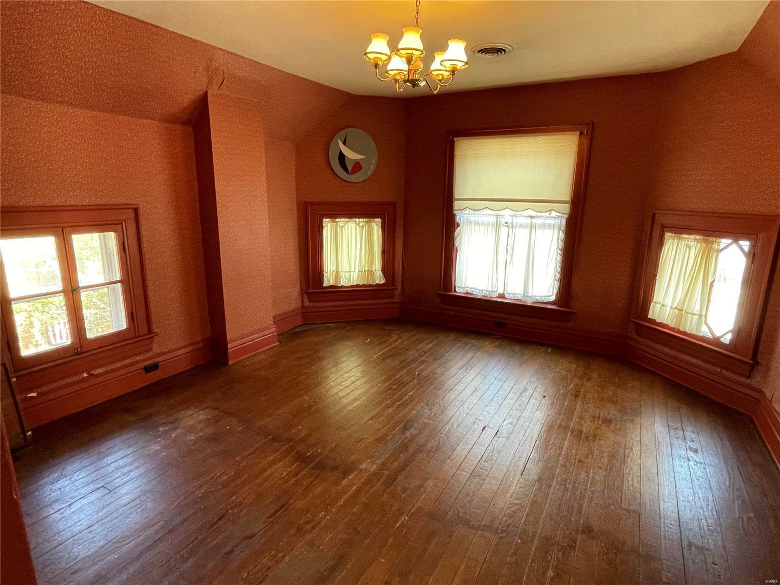 Property Photo:  229 E Main Street  IL 62037 