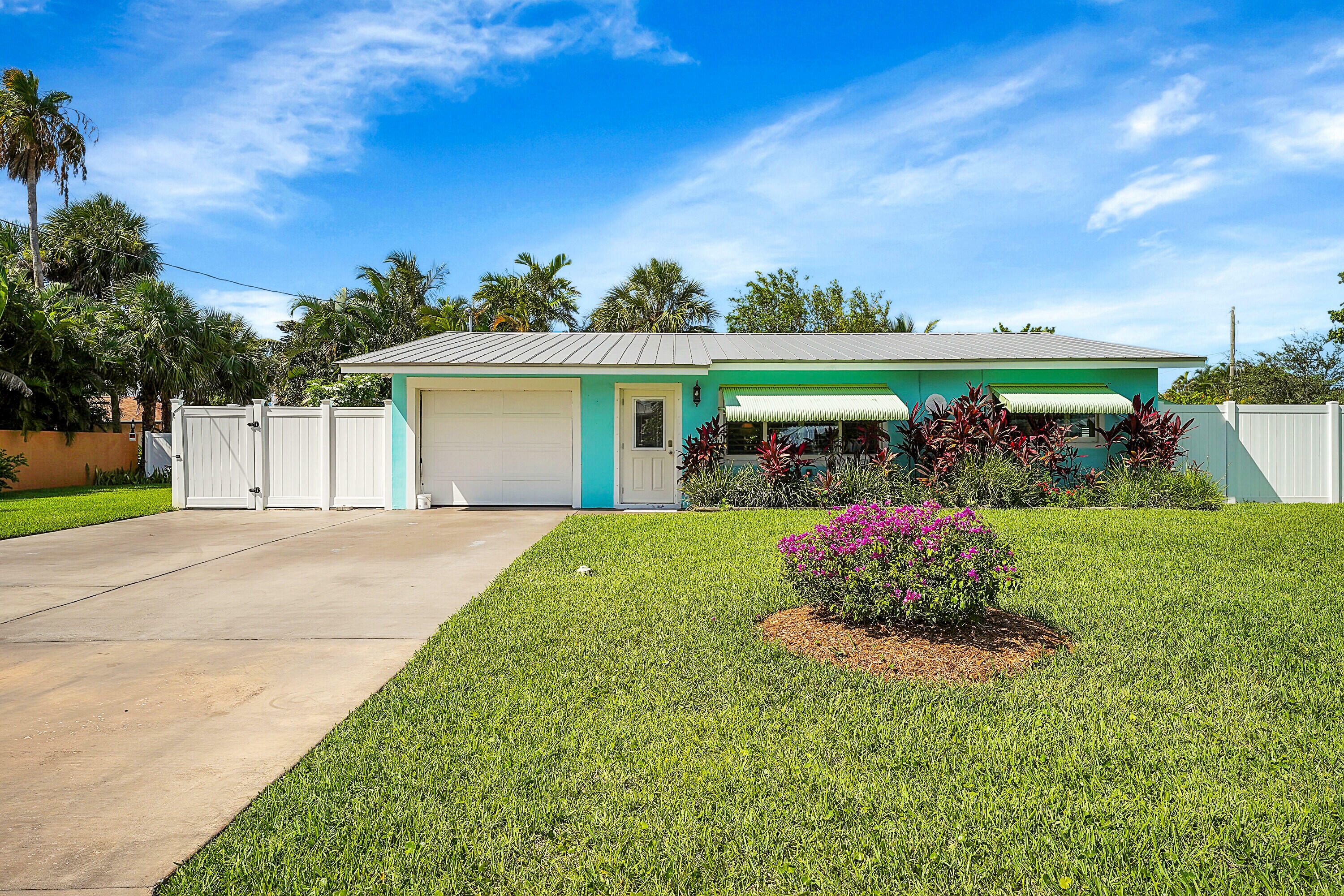 Property Photo:  1708 Sunset Isles Road  FL 34949 