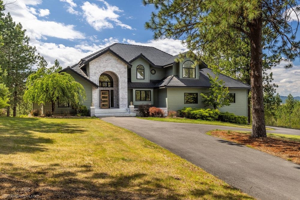 Property Photo:  311 N Greenridge Dr  WA 99019 