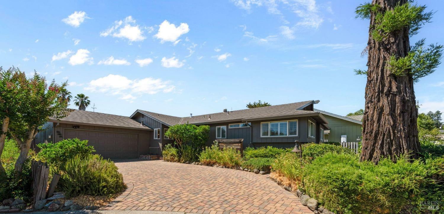 Property Photo:  931 Bradley Court  CA 95448 