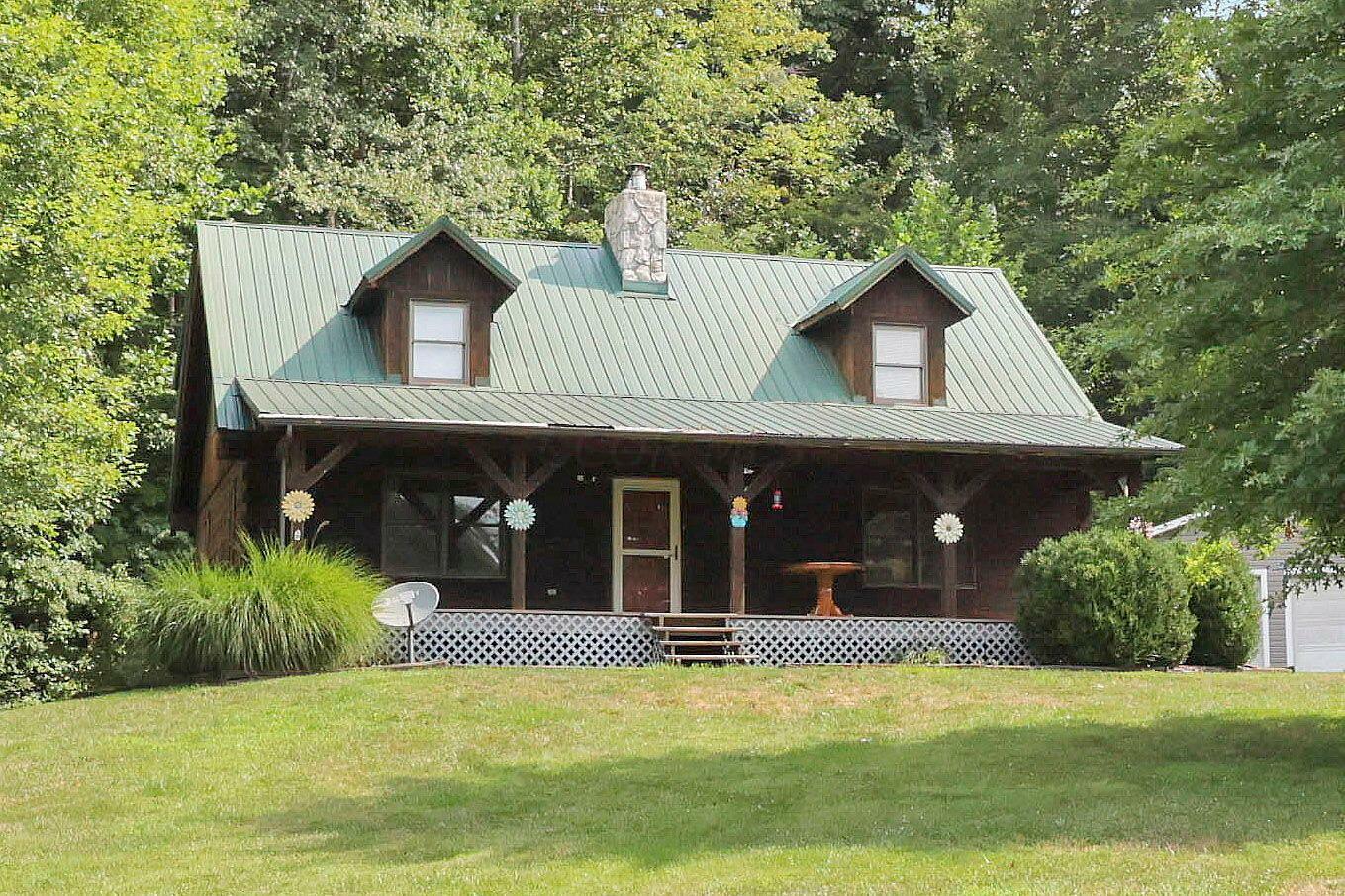 Property Photo:  7660 Sugar Grove Road SE  OH 43155 