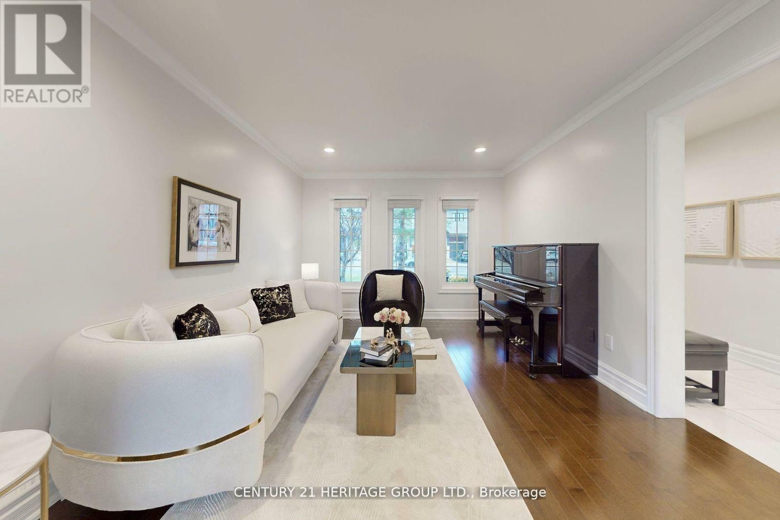 Property Photo:  18 Laurier Avenue  ON L4E 2Z5 