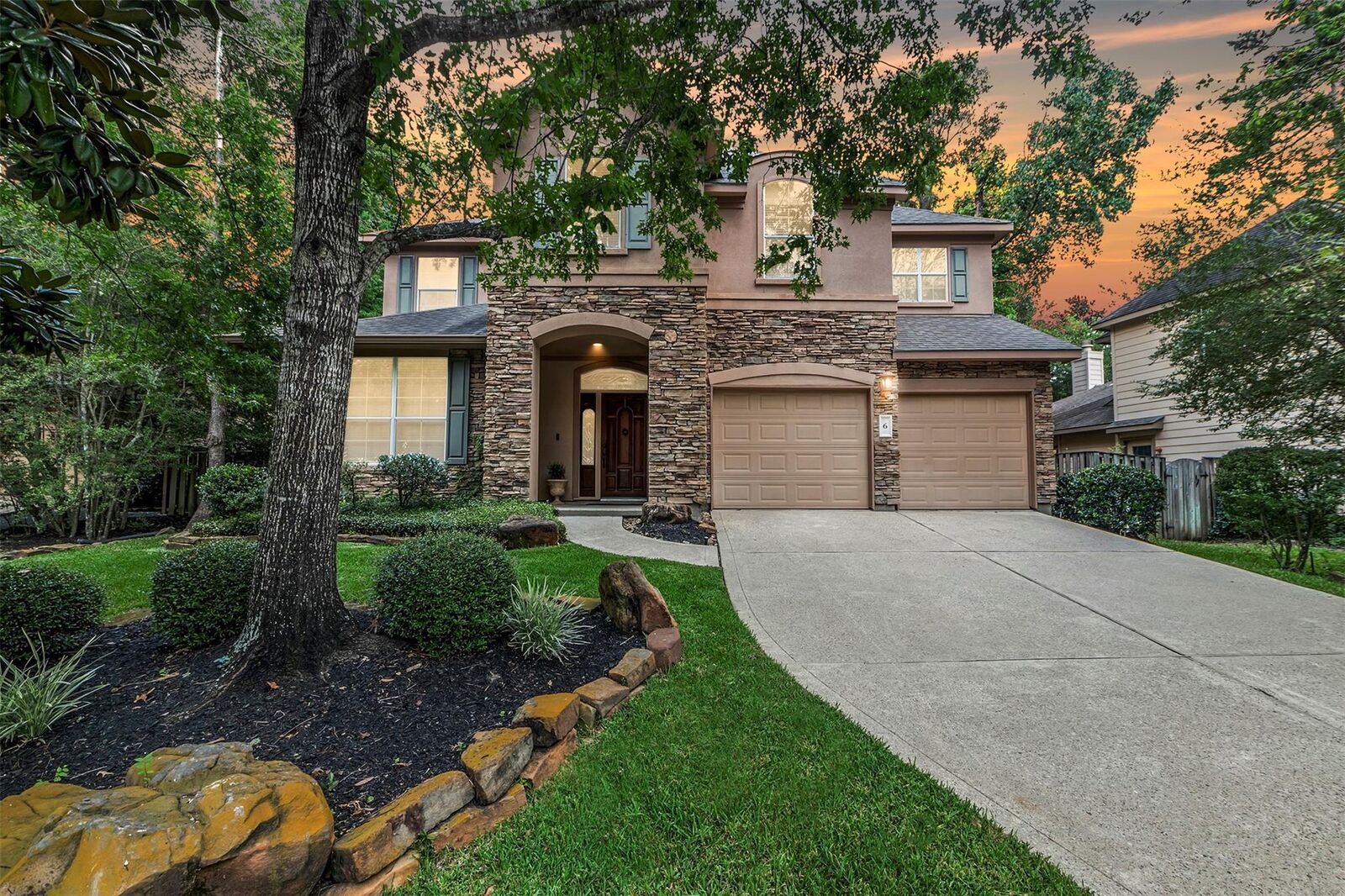 Property Photo:  6 New Light Place  TX 77382 