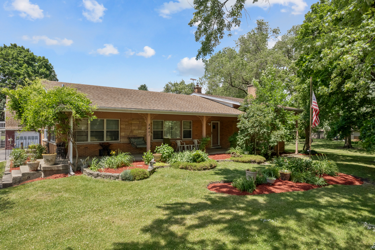 Property Photo:  2401 Rohlwing Road  IL 60008 