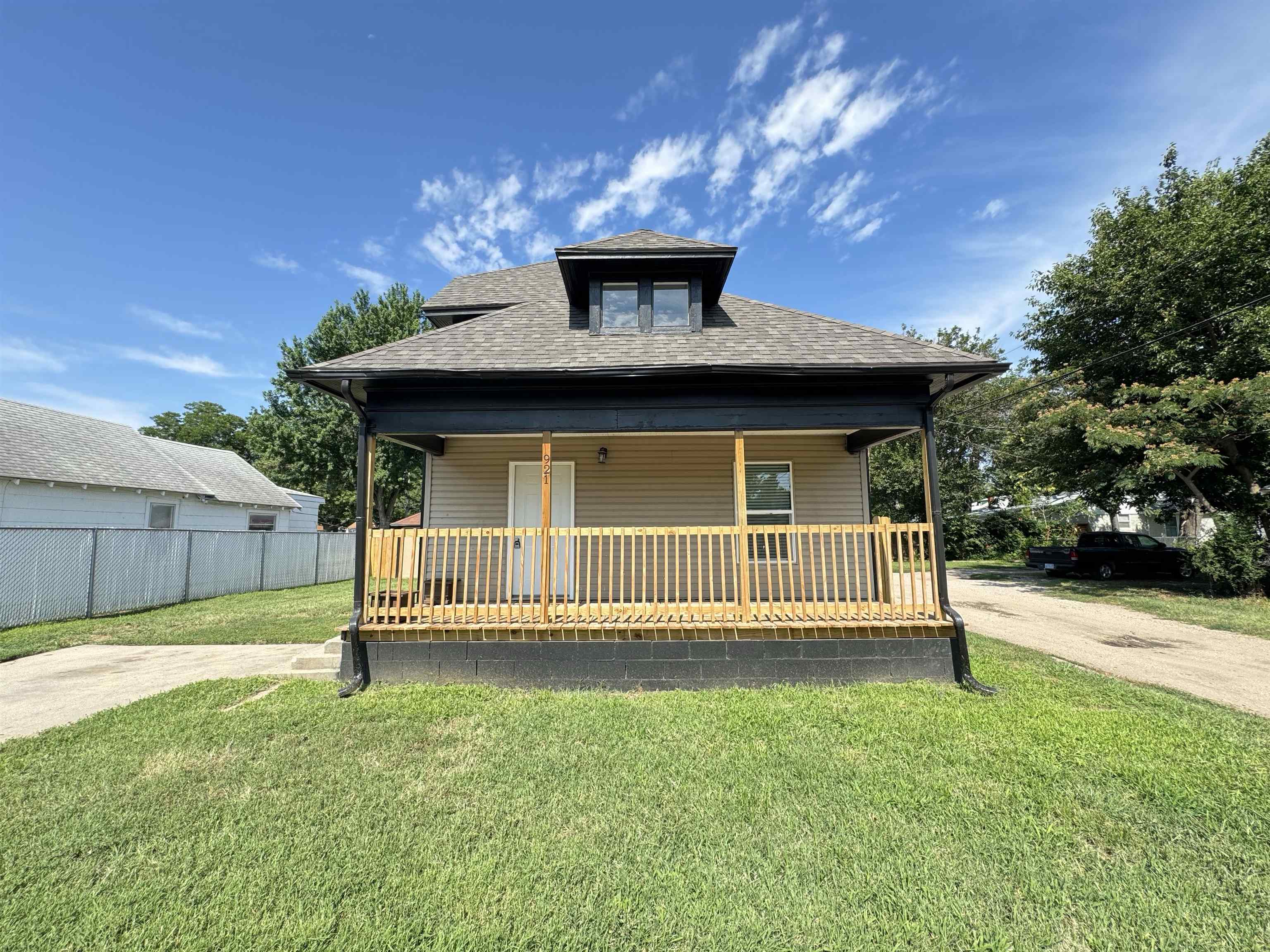 Property Photo:  921 S Hiram  KS 67213-3341 