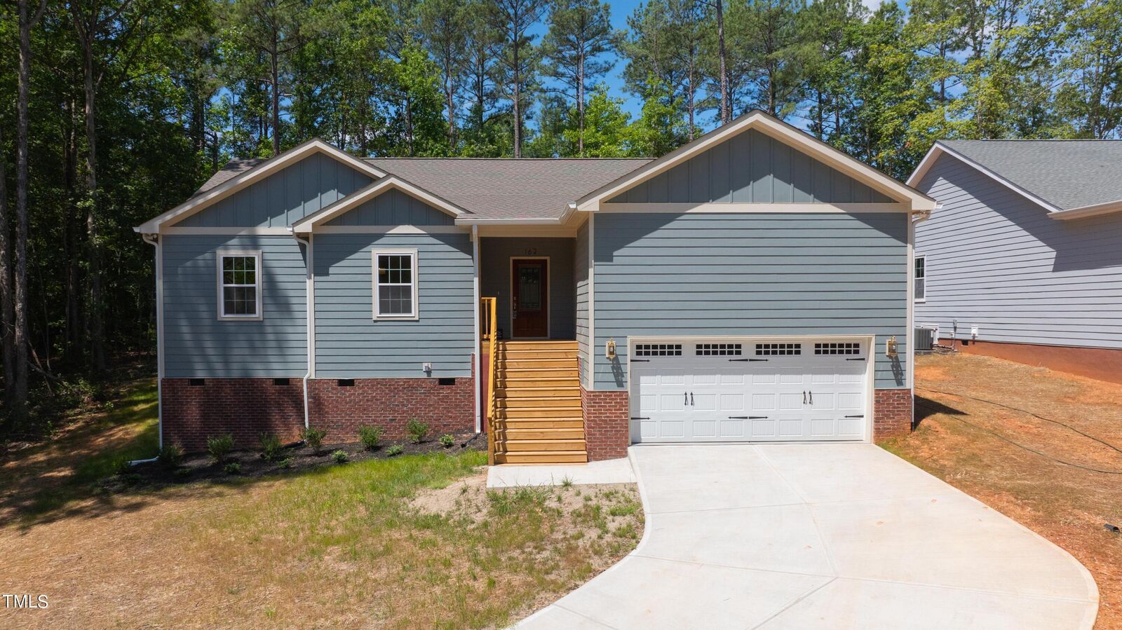 Property Photo: 162 Shawnee Drive NC 27549