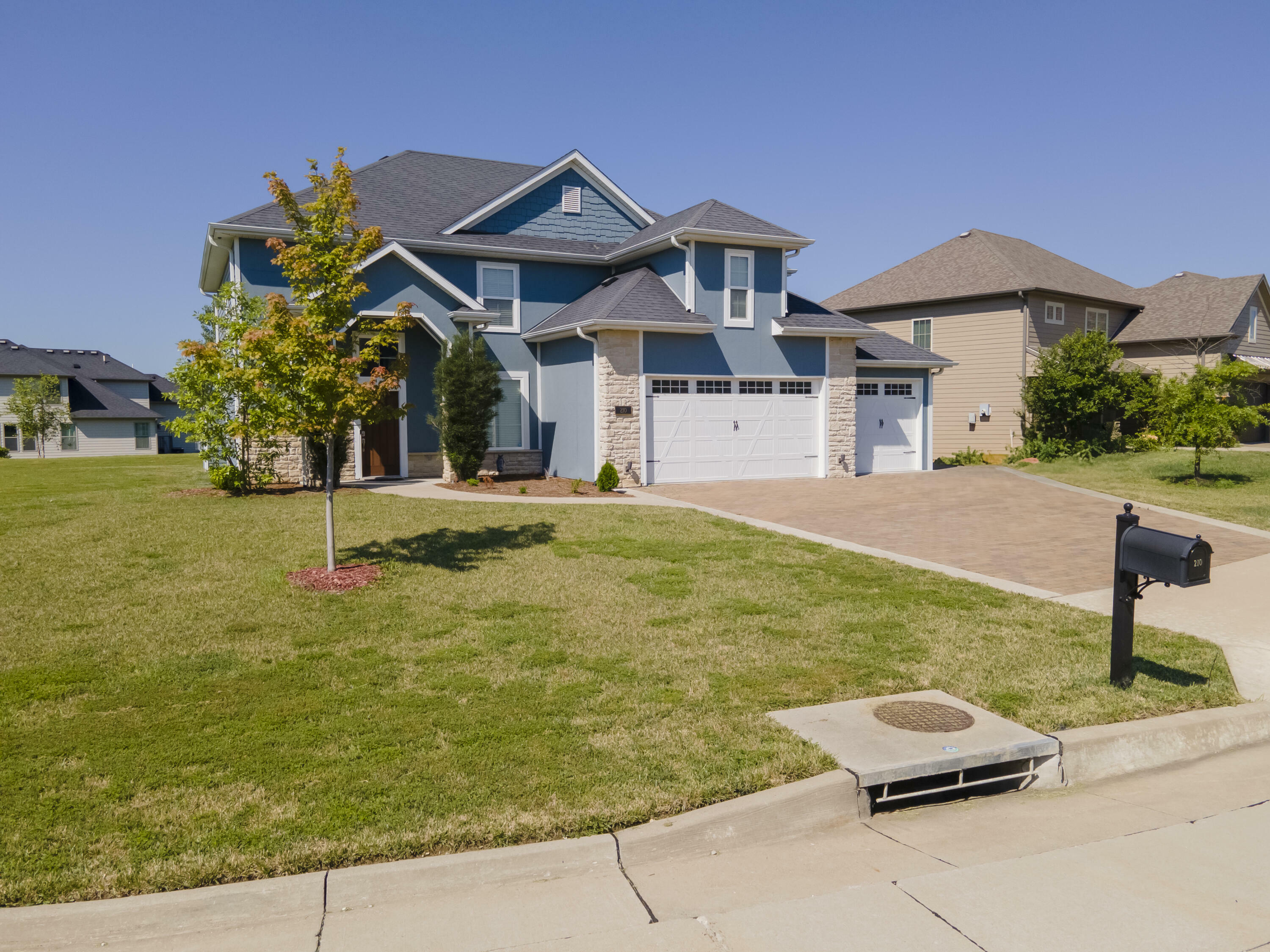 Property Photo:  210 William Smith Place Pl  MO 65203 