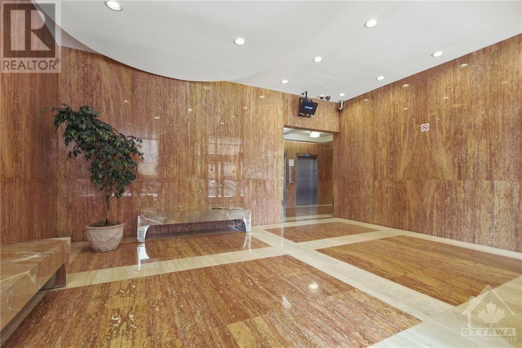 Property Photo:  475 Laurier Avenue West 1405  ON K1R 7X1 