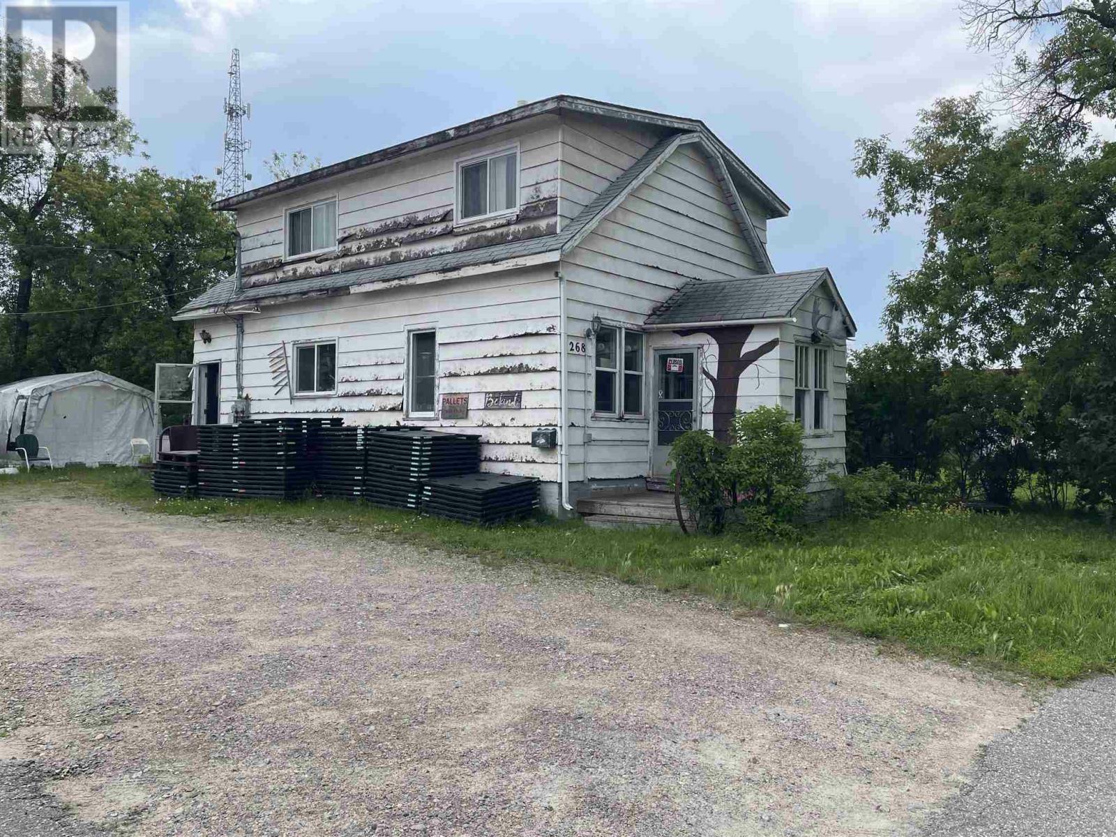 Property Photo:  268 Government St  ON P8N 2R5 