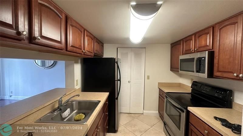 Property Photo: 9799 Westview Dr #1028 FL 33076