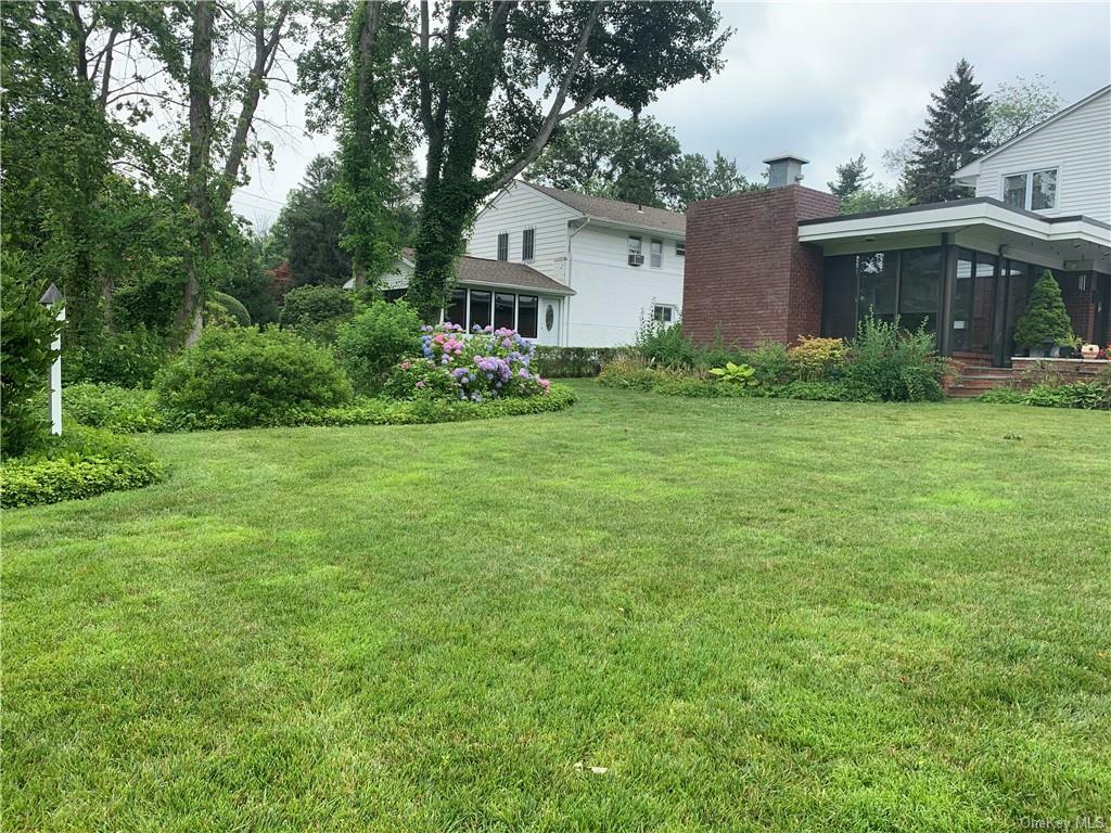 Property Photo:  181 Finmor Drive  NY 10607 