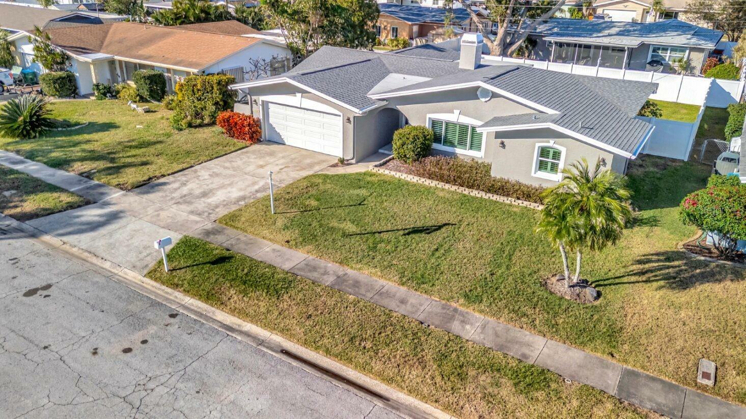 Property Photo:  13923 Wildwood Drive  FL 33774 