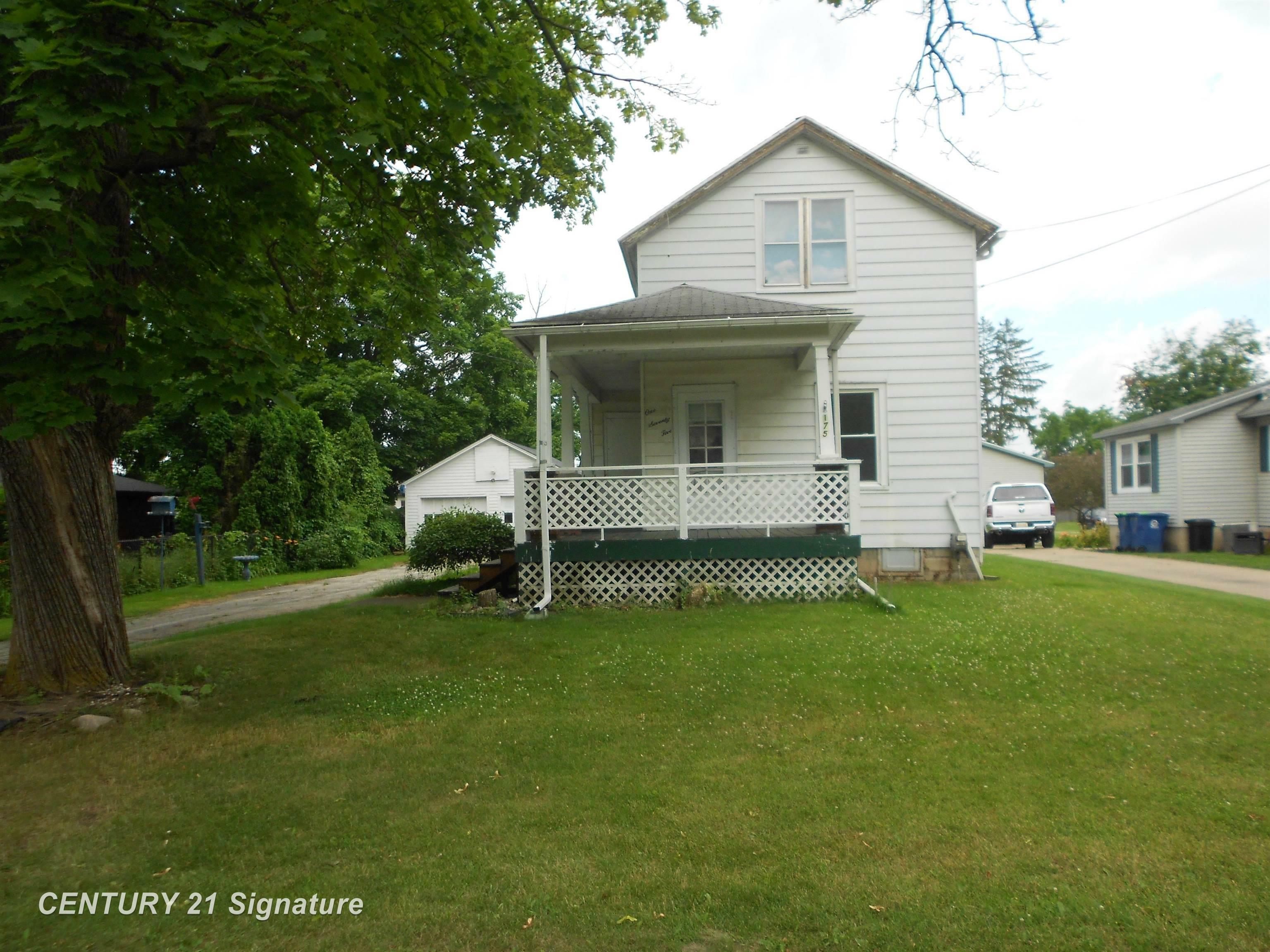 Property Photo:  175 N Third  MI 48623 