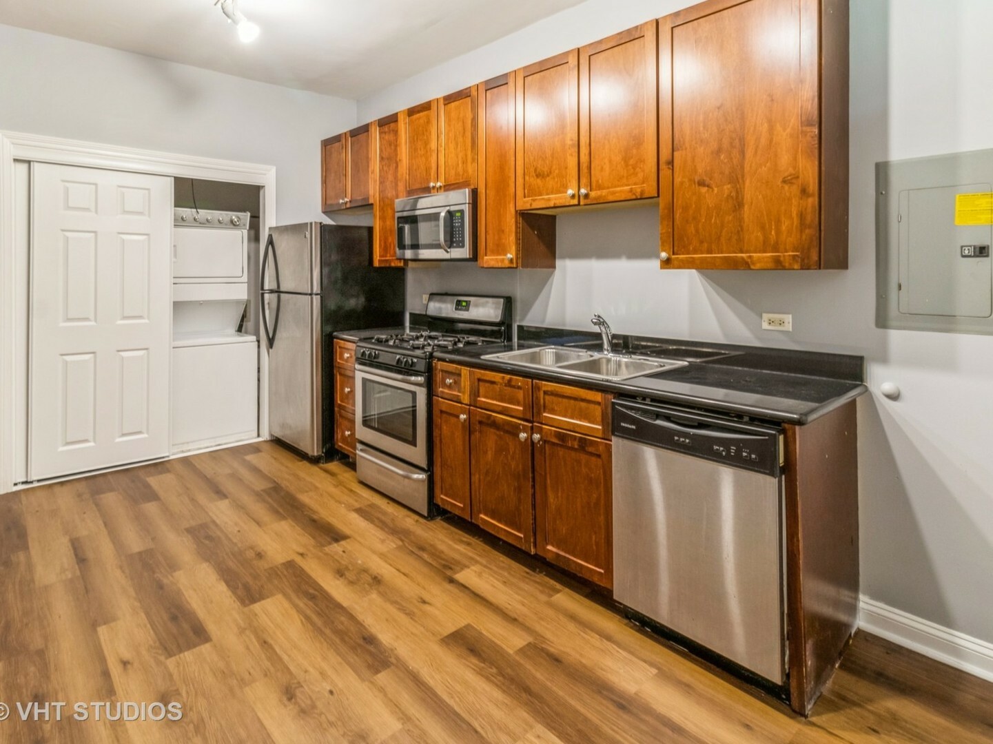 Property Photo:  5944 S King Drive 2E  IL 60637 