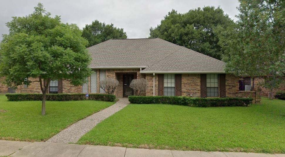 Property Photo:  117 Willowcrest Drive  TX 75040 