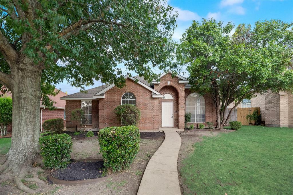 Property Photo:  1023 Hampshire Lane  TX 75104 